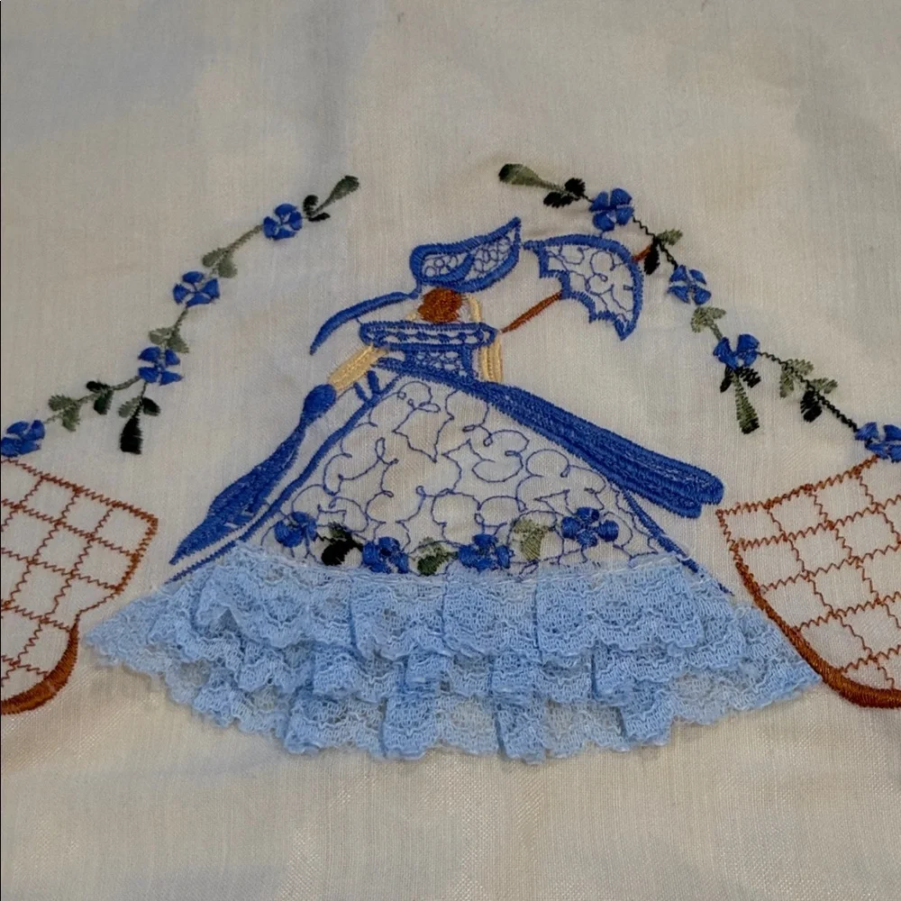 Vintage Embroidered Southern Belle Pillowcases - Yellow pillowcase